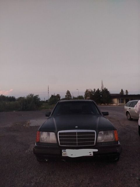 Mercedes 200 D, 2.0 L, 1992 il, 482 803 km — Ucar
