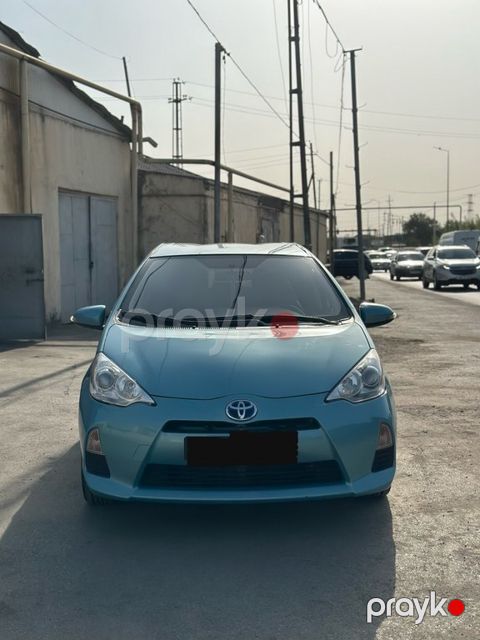 Toyota Prius C, 1.5 L, 0.9 kWh, 2012 il, 225 000 km
