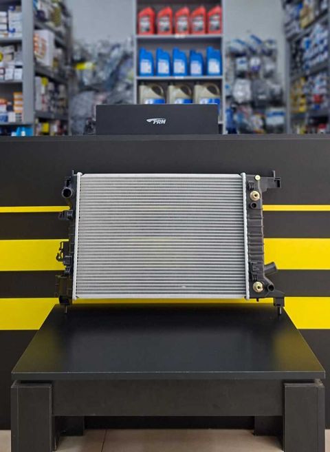 Chevrolet Aveo T300 su radiatoru — Bakı