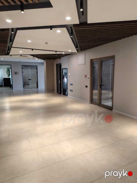 İcarəyə verilir 4 otaqlı ofis 180 m²