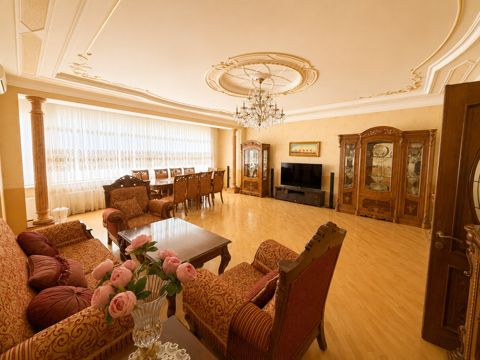 Satılır 4 otaqlı yeni tikili 220 m² — Bakı