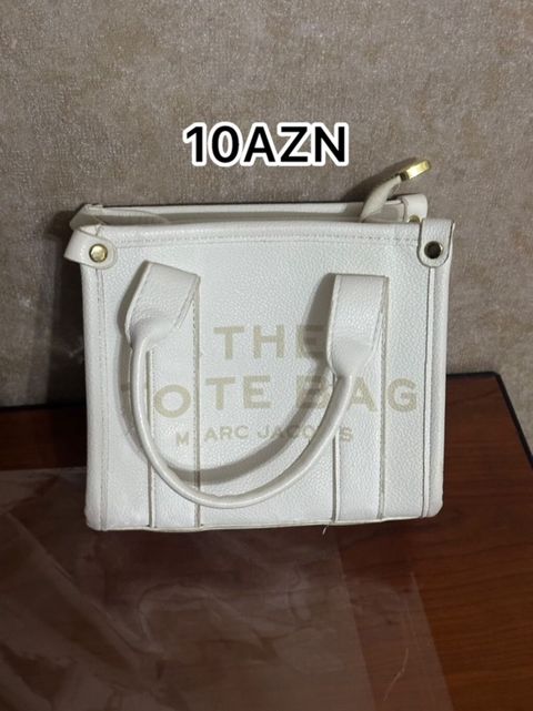 Ağ rəngli “The Tote Bag – Marc Jacobs” üslubunda əl/çiyin çantası — Masazır