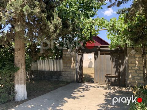 Satılır 4 otaqlı həyət evi/bağ evi 100 m²