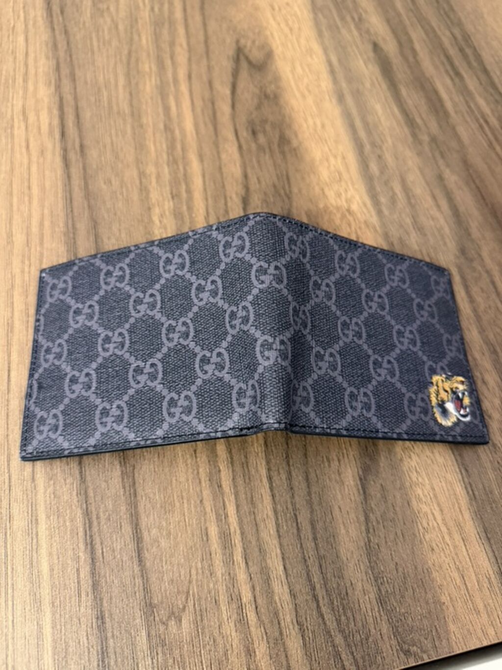 Gucci kişi pul qabı – GG Supreme naxışlı bifold model - Rəng: tünd — Aksesuarlar, Bakı (4)