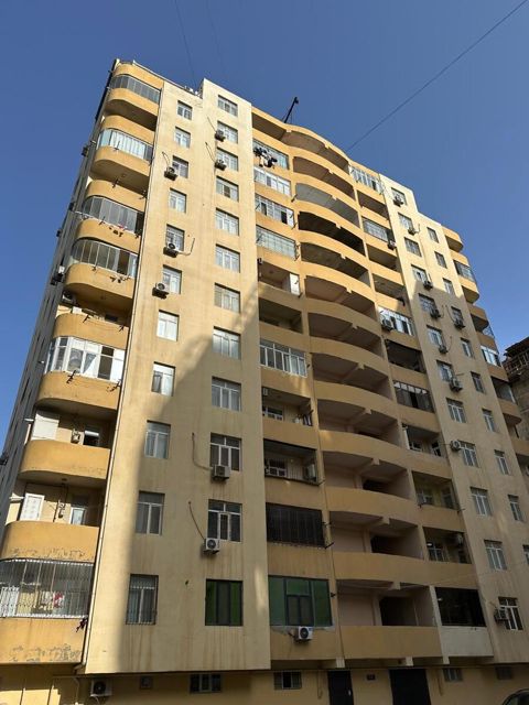 Satılır obyekt 300 m² — Bakı