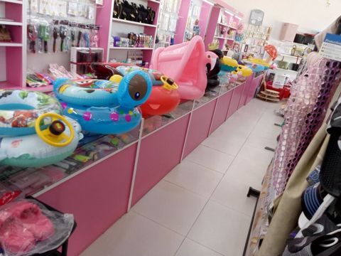 Vitrinlər satılır təzə kimidir 1 ədədi 120Azn ölçüləri standart 1m dir — Digah