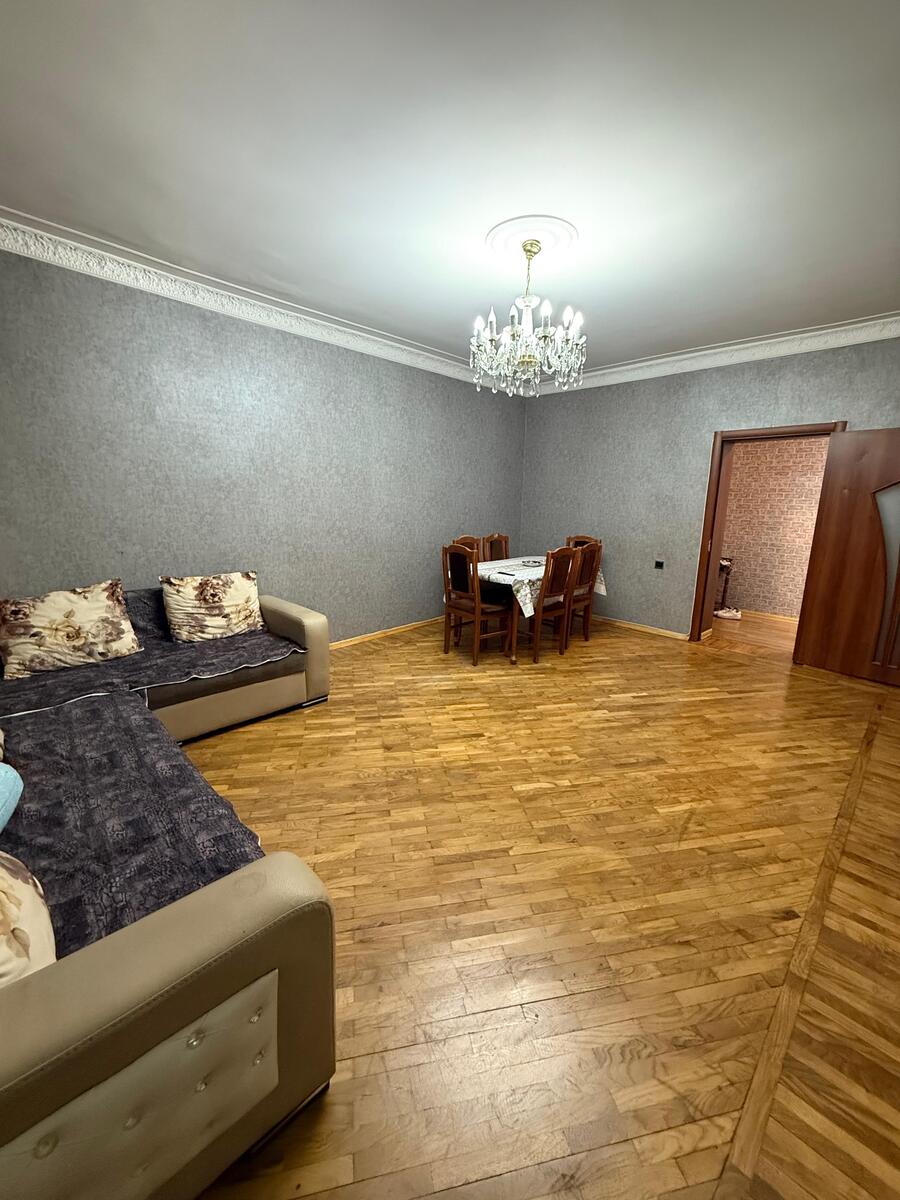 Satılır 4 otaqlı köhnə tikili 110 m² — Mənzil, Bakı (2)