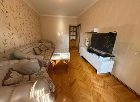 İcarəyə verilir 4 otaqlı köhnə tikili 110 m² — Bakı
