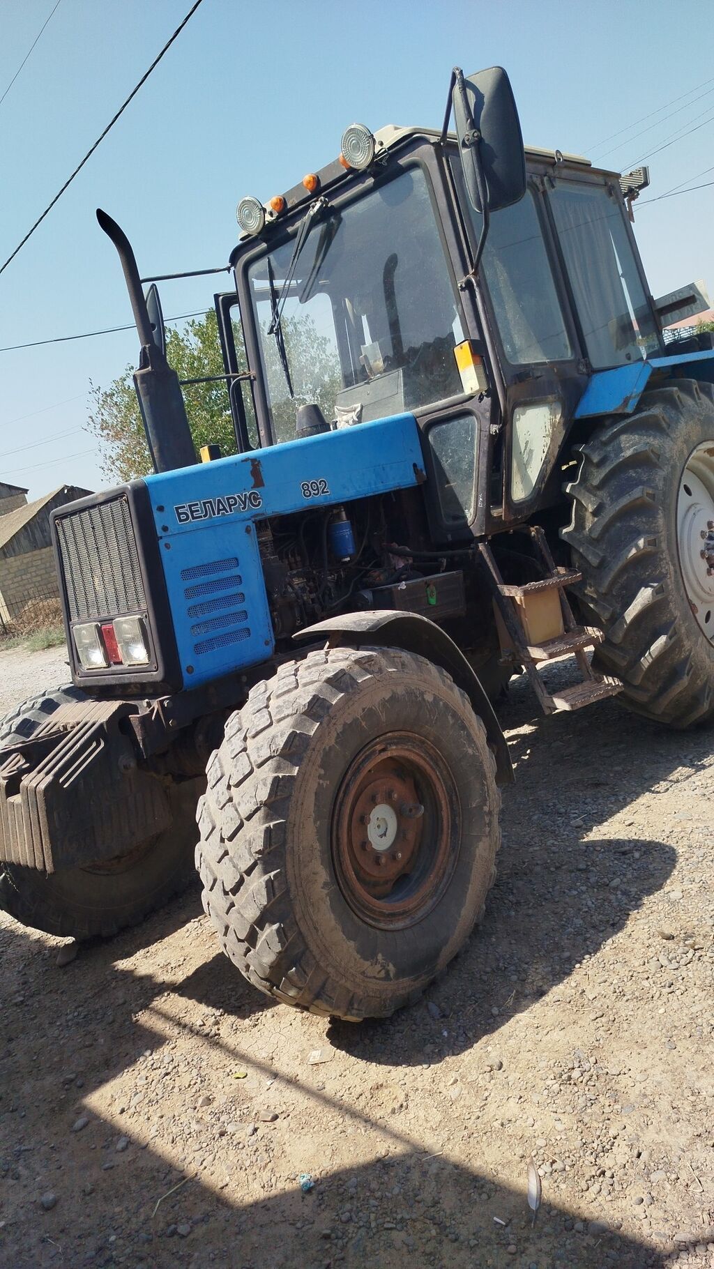 Belarus 892 traktor - Model: Belarus 892 (etiket üzərində “Беларус — Traktorlar, İmişli (2)