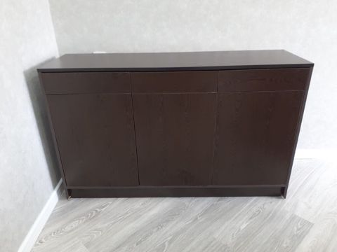 Qonaq otağı/yemək otağı üçün mebel dəsti satıram. Tərkib: - Tünd — Bakı