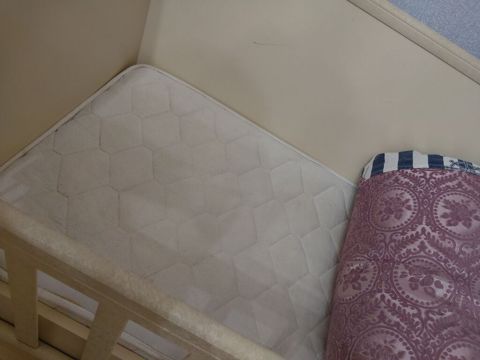 Uşaq beşiyi və şkaflı komod dəsti - Material: ağ rəng tonlarında — Mehdiabad