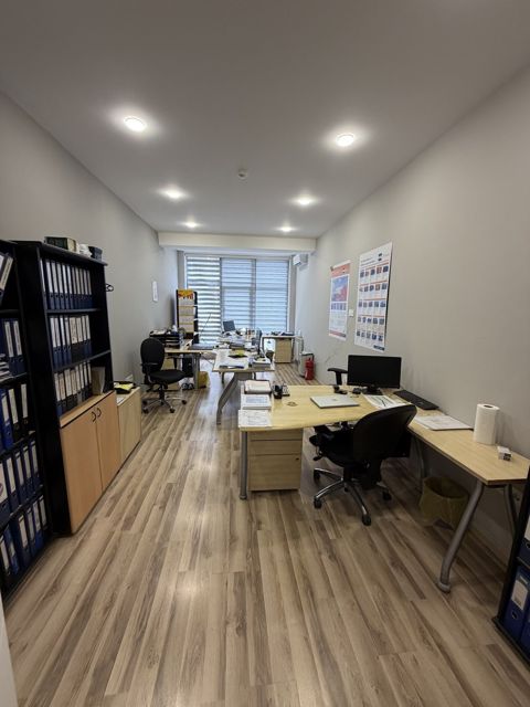 İcarəyə verilir 3 otaqlı ofis 112 m² — Bakı