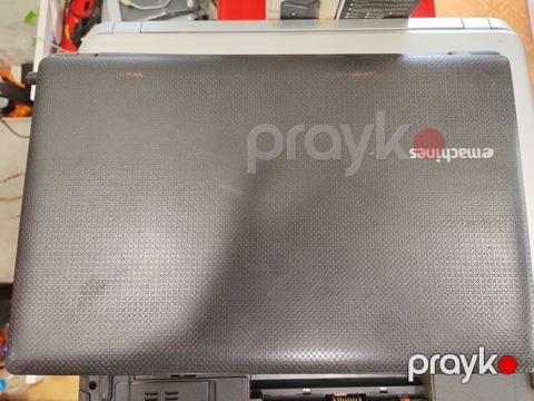 EMachines noutbuk Texniki xüsusiyyətlər: - Prosessor: AMD Phenom II