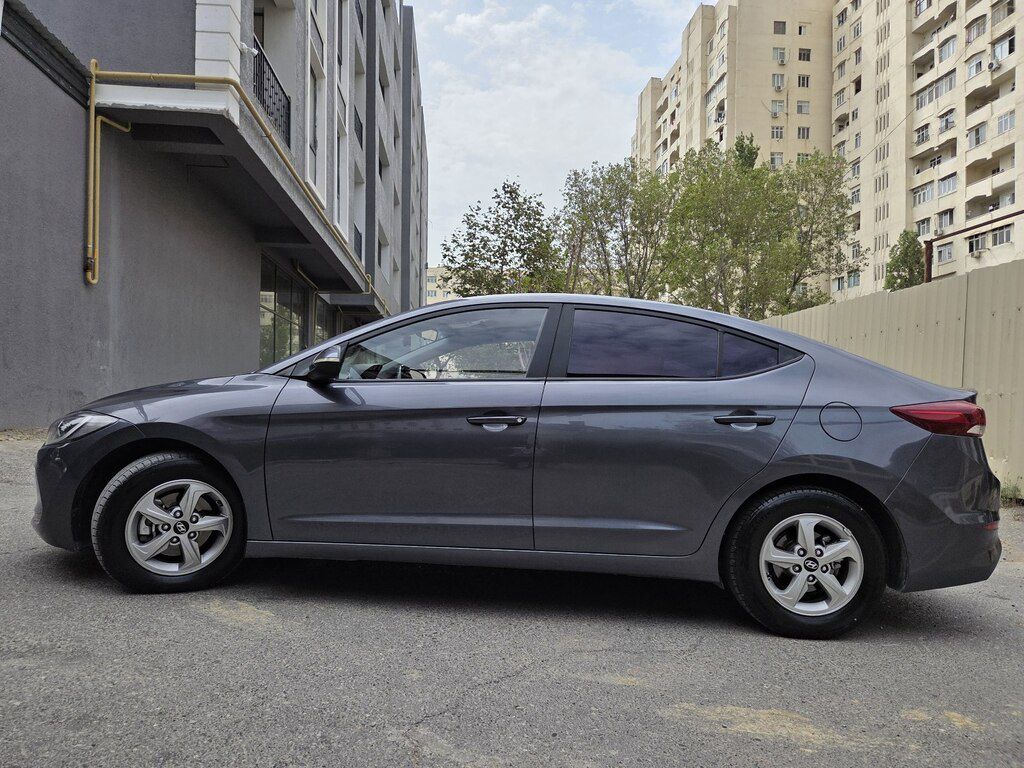 Hyundai Avante, 1.6 L, 2016 il, 240 000 km — Avtomobillər, Sumqayıt (4)