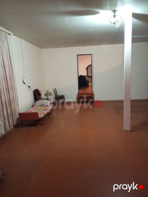İcarəyə verilir 2 otaqlı köhnə tikili 110 m²