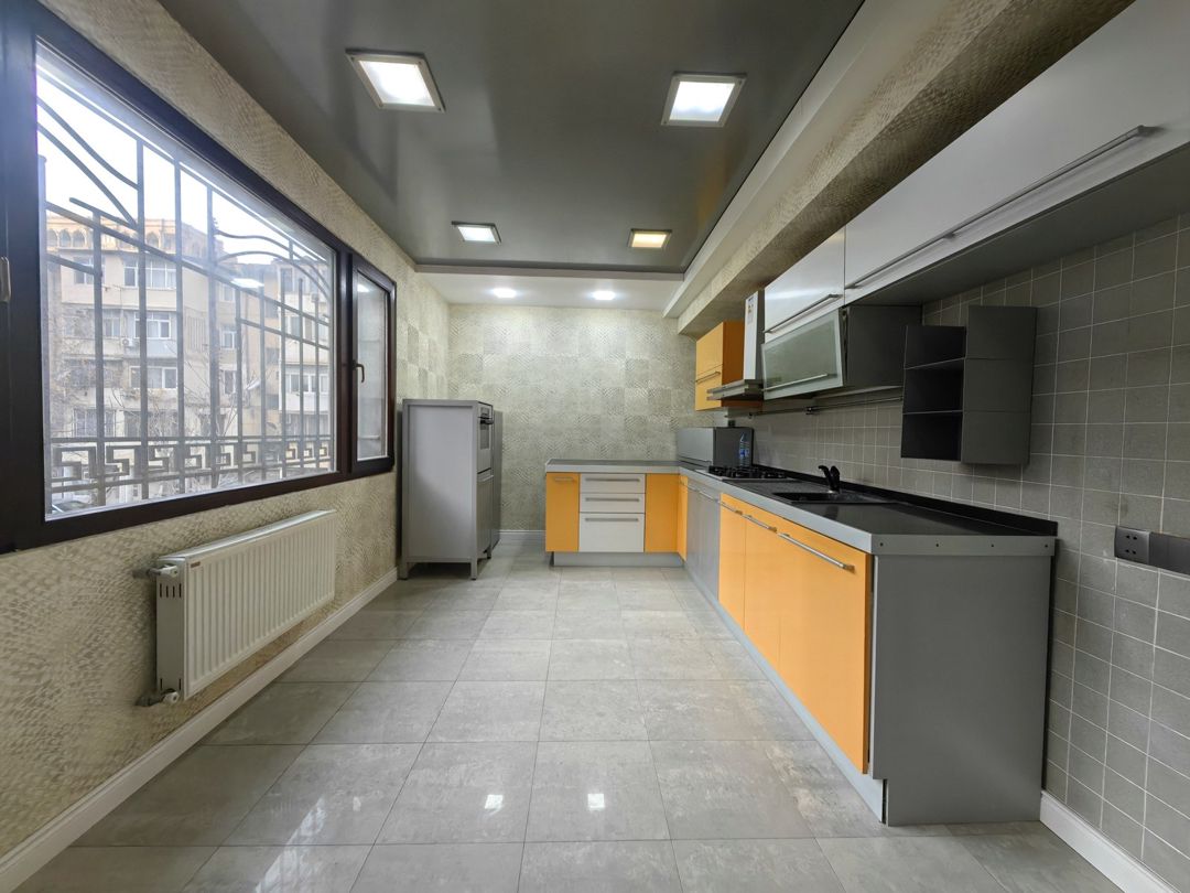 İcarəyə verilir 2 otaqlı köhnə tikili 90 m² — Mənzil, Bakı (11)