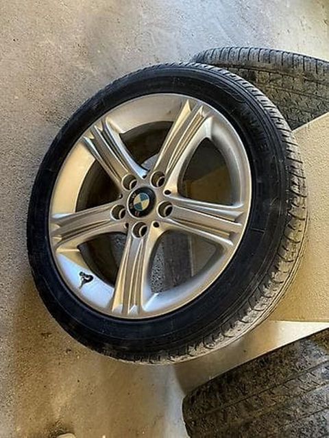 Salam bmw disk tekeri satilir tekerler biraz zeifdi diskler yaxsidi — Bakı