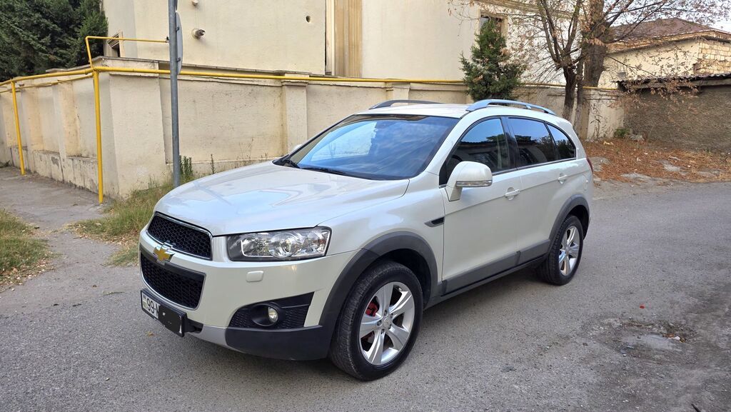 Chevrolet Captiva (restayl) – ağ rəngli, tam ölçülü 7 yerlik SUV — Avtomobillər, Sumqayıt (5)