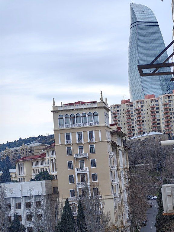 Satılır 4 otaqlı köhnə tikili 192 m² — Mənzil, Bakı (10)