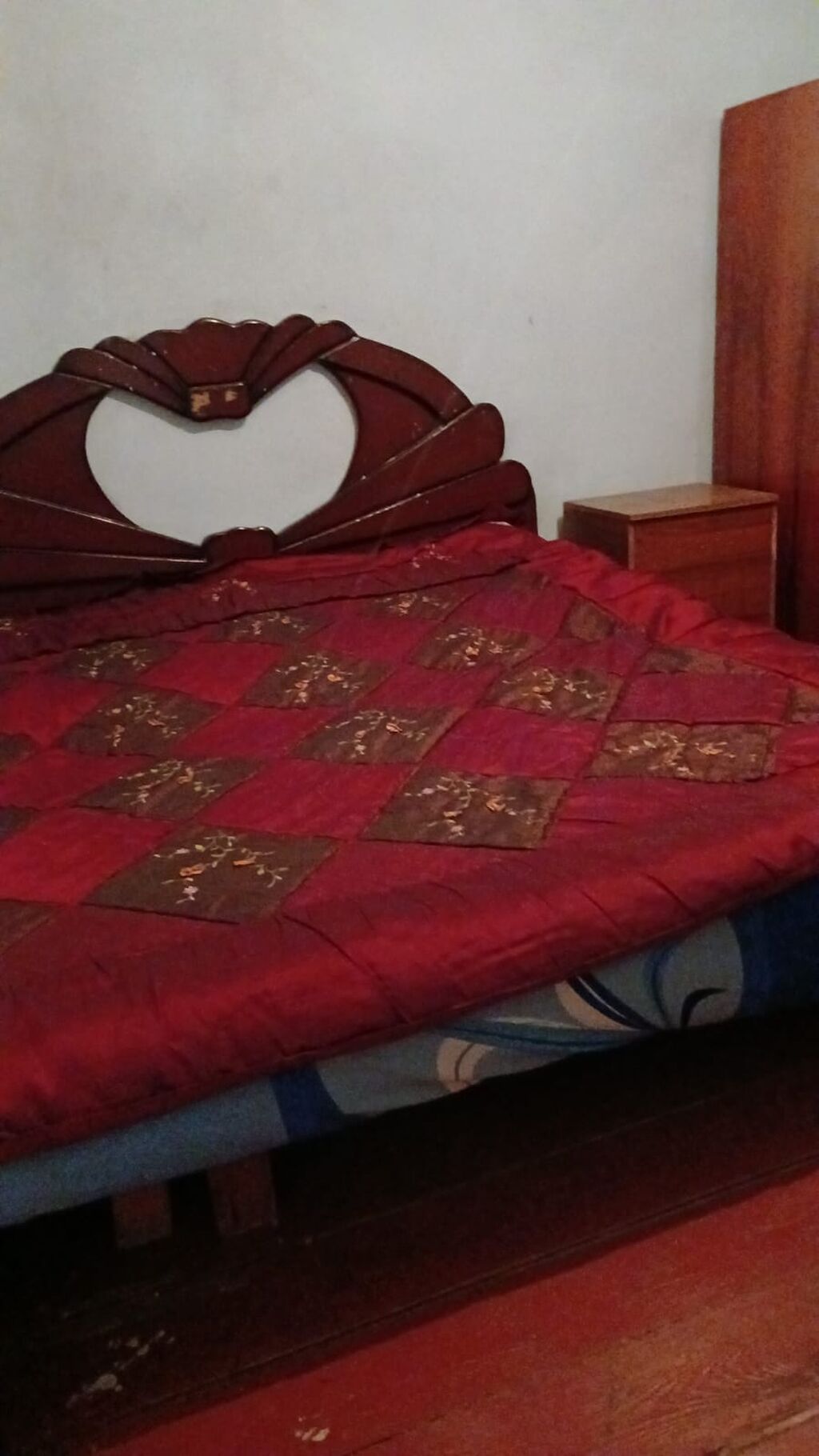 Qaracuxurun tam mərkəzində 2 otaq ev kiraye verilir. Hər şəraiti var — Mənzil, Bakı (6)