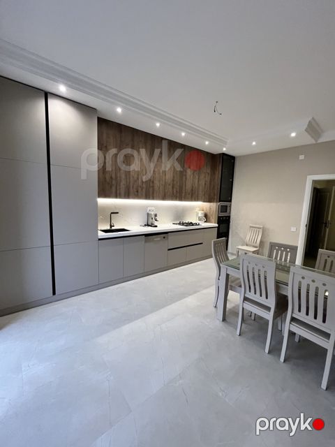 İcarəyə verilir 3 otaqlı yeni tikili 125 m²