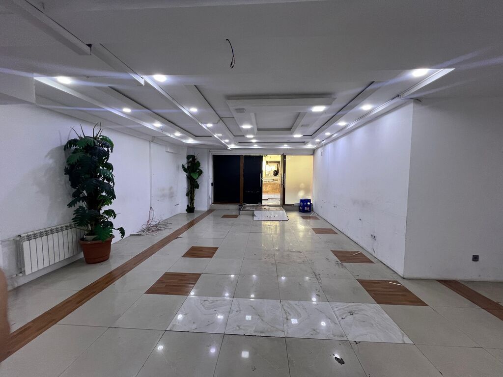 Kommersiya obyekti – geniş zal və ayrıca otaqlarla Restoran və oxşar — Əmlak, Bakı