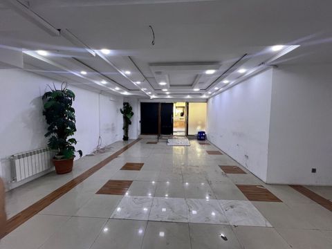 Kommersiya obyekti – geniş zal və ayrıca otaqlarla Restoran və oxşar — Bakı