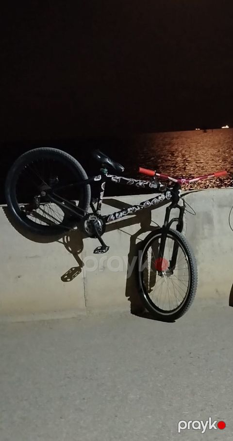 BMX tipli velosiped - Kadrl: polad, qara rəng üzərində ağ — Bakı