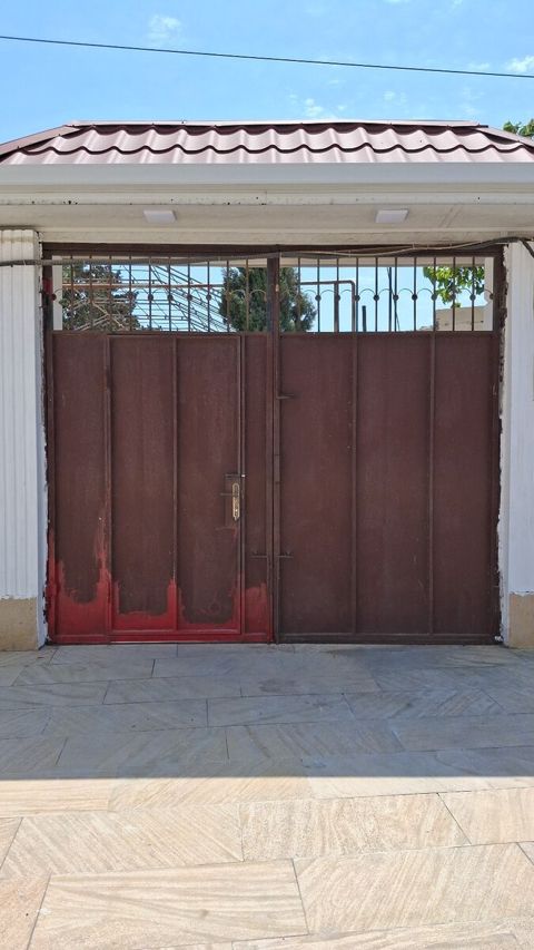 Dəmir qapı — Bakı