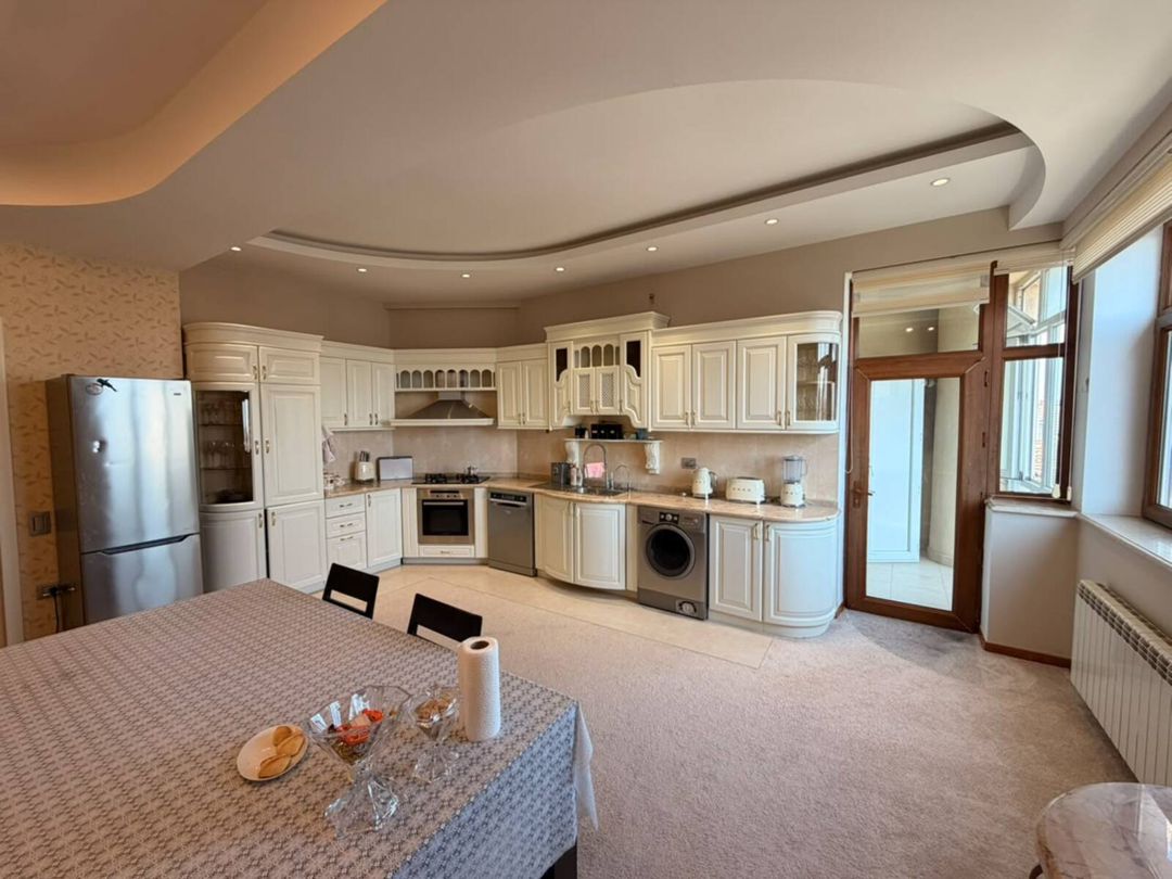 Satılır 5 otaqlı yeni tikili 270 m² — Mənzil, Bakı (9)