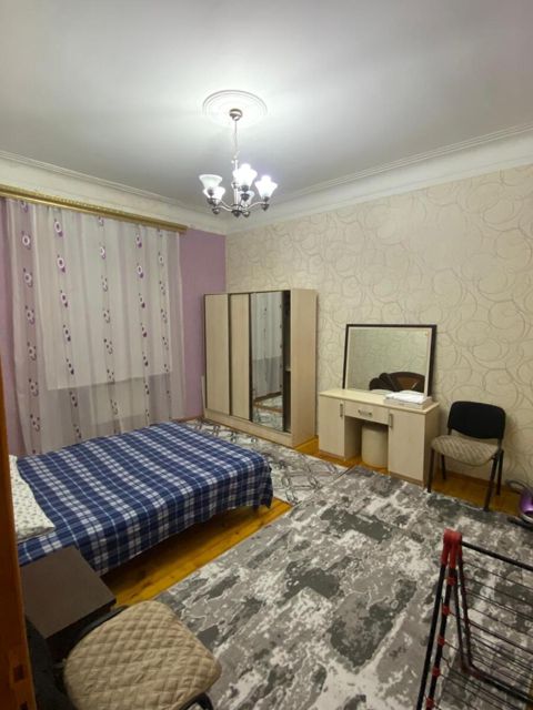 İcarəyə verilir 3 otaqlı köhnə tikili 80 m² — Bakı