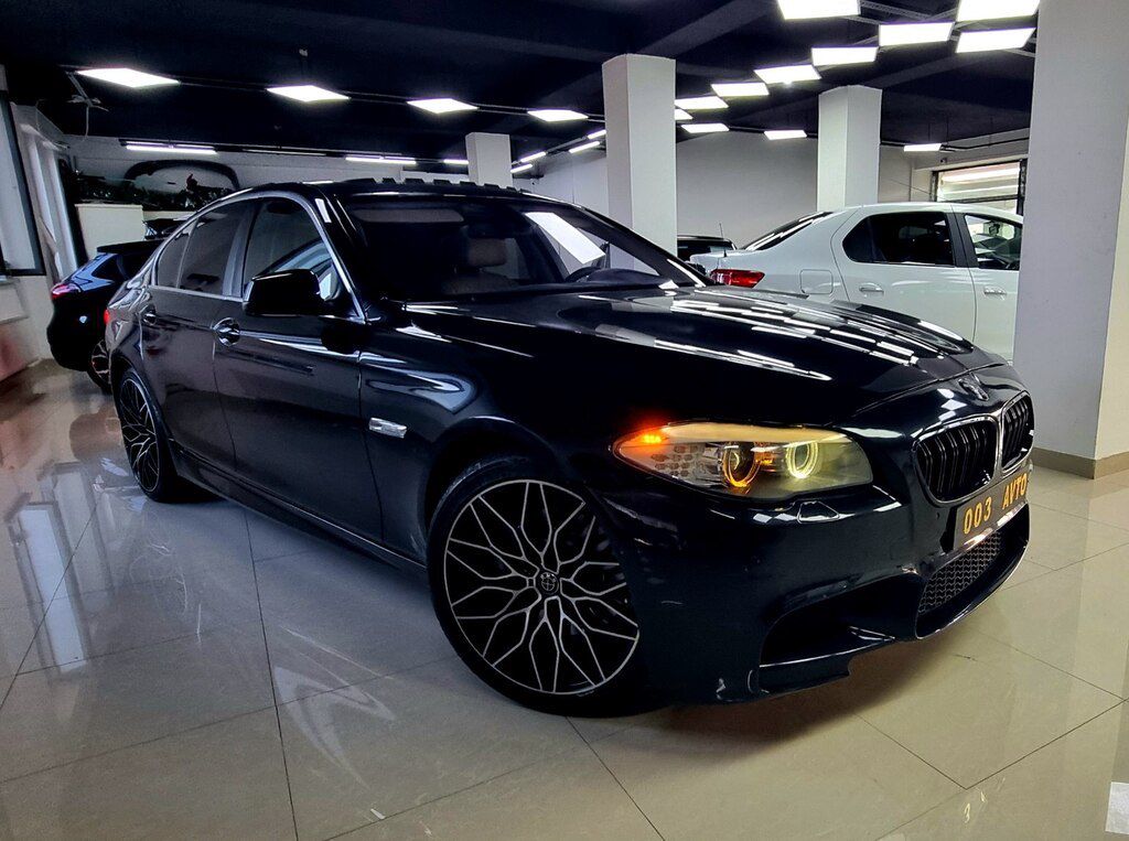 BMW 530, 3.0 L, 2011 il, 321 300 km — Avtomobillər, Bakı (5)