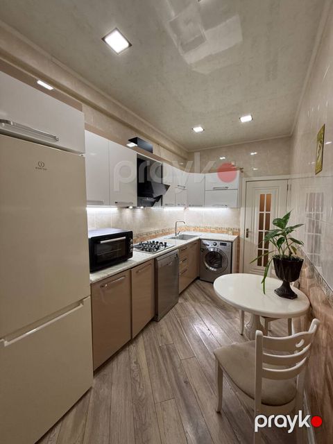 2-otaqlı yeni tikili kirayə verilir, Memar Əcəmi m., 65 m²