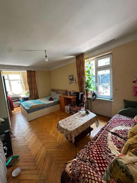 Satılır 1 otaqlı köhnə tikili 35 m² — Bakı