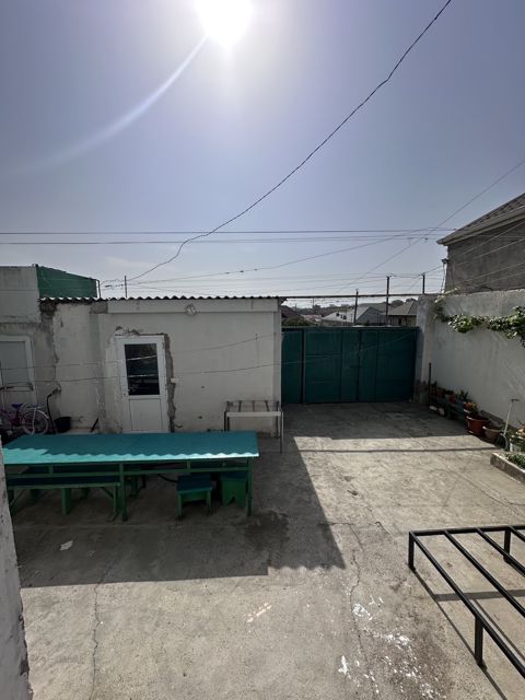 Satılır 4 otaqlı həyət evi/bağ evi 120 m² — Bakı