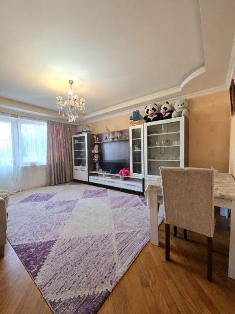 Satılır 3 otaqlı köhnə tikili 87 m² — Bakı