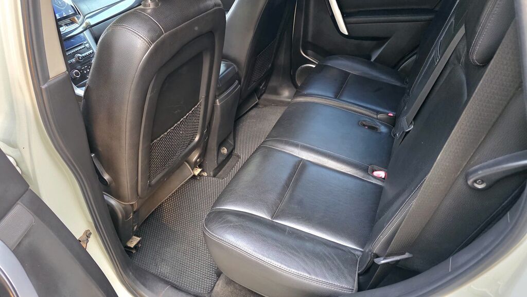 Chevrolet Captiva (restayl) – ağ rəngli, tam ölçülü 7 yerlik SUV — Avtomobillər, Sumqayıt (9)