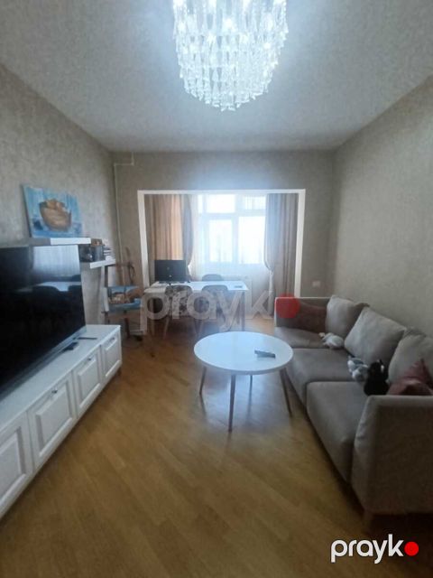 Satılır 3 otaqlı köhnə tikili 90 m²