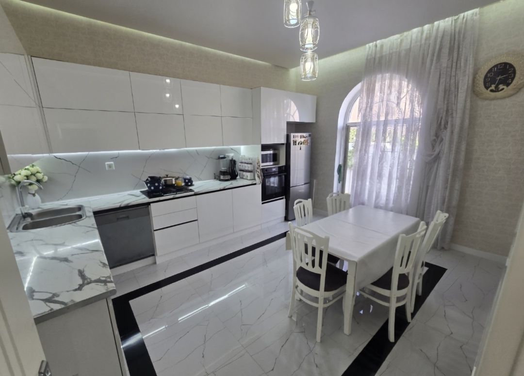 Satılır 4 otaqlı həyət evi/bağ evi 220 m² — Ev, villa, Bakı (8)