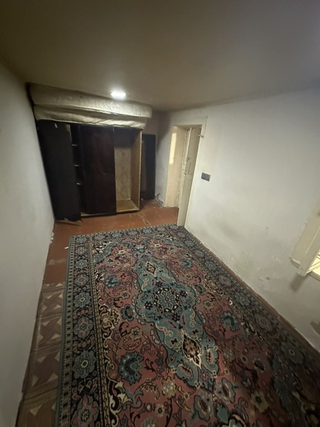 Yasamalda Insaatcilar metrosunun yaninda heyet evi kiraye verilir — Mənzil, Bakı (8)