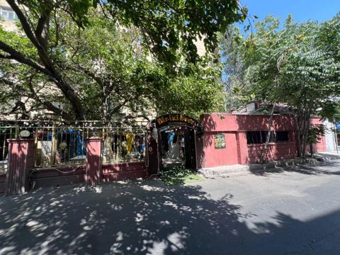 Satılır obyekt 65 m² — Bakı
