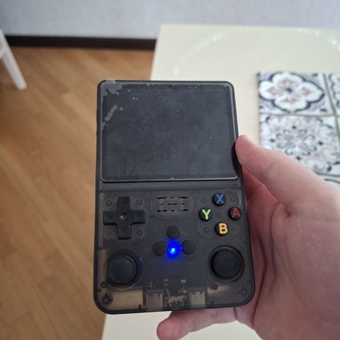 Retro portativ oyun konsolu - Şəffaf (smok) korpus, 3.5” təxminən — Bakı