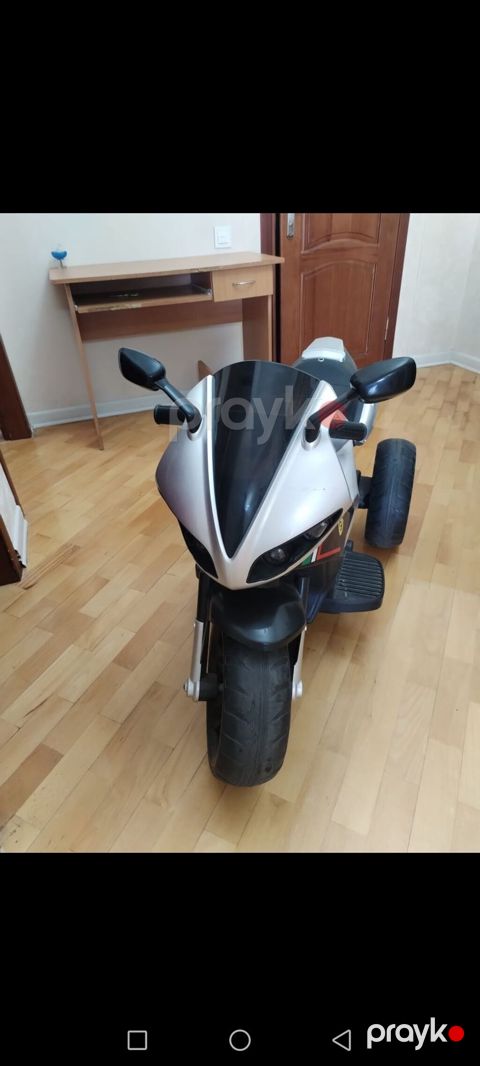 Uşaq üçün elektrikli üçtəkərli motosiklet.yenidir.5 defe surulub.ev — Bakı