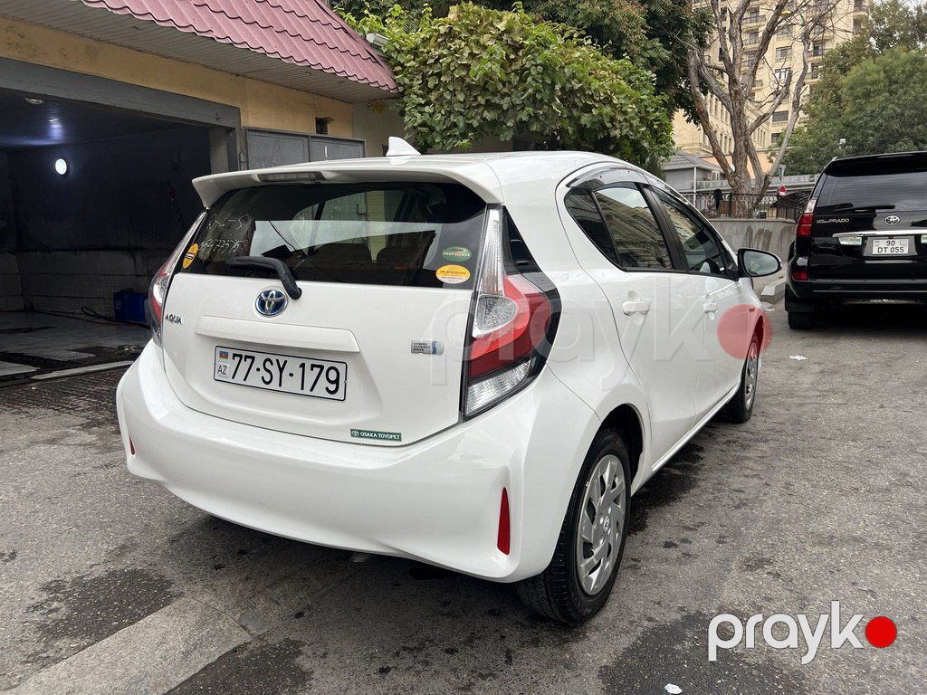 "Toyota Aqua" icarəsi 77-SY-179 — Avtomobil icarəsi, Bakı (2)
