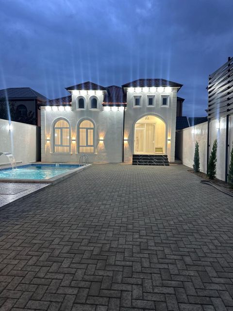 Satılır 4 otaqlı həyət evi/bağ evi 150 m² — Bakı