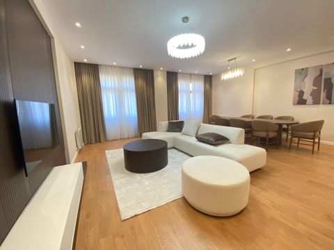 İcarəyə verilir 3 otaqlı yeni tikili 180 m² — Bakı