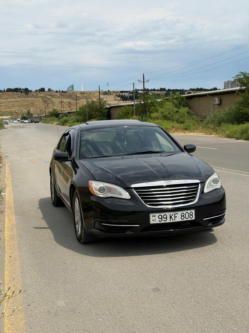 Chrysler 200, sedan, qara rəng. - Xarici görünüş: parlaq qara kuzov — Avtomobillər, Sumqayıt (2)