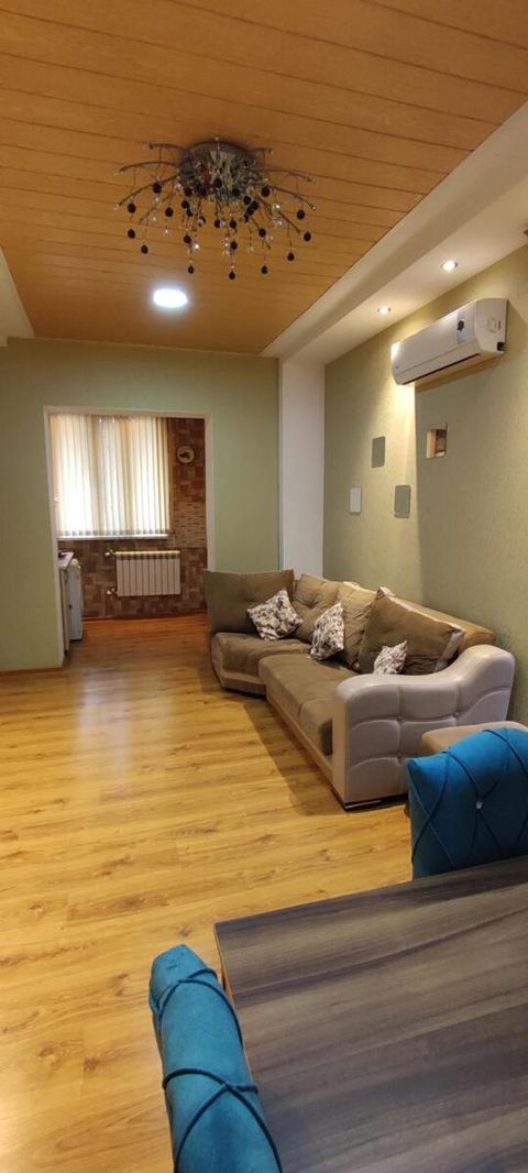 Satılır 2 otaqlı köhnə tikili 45 m² — Bakı
