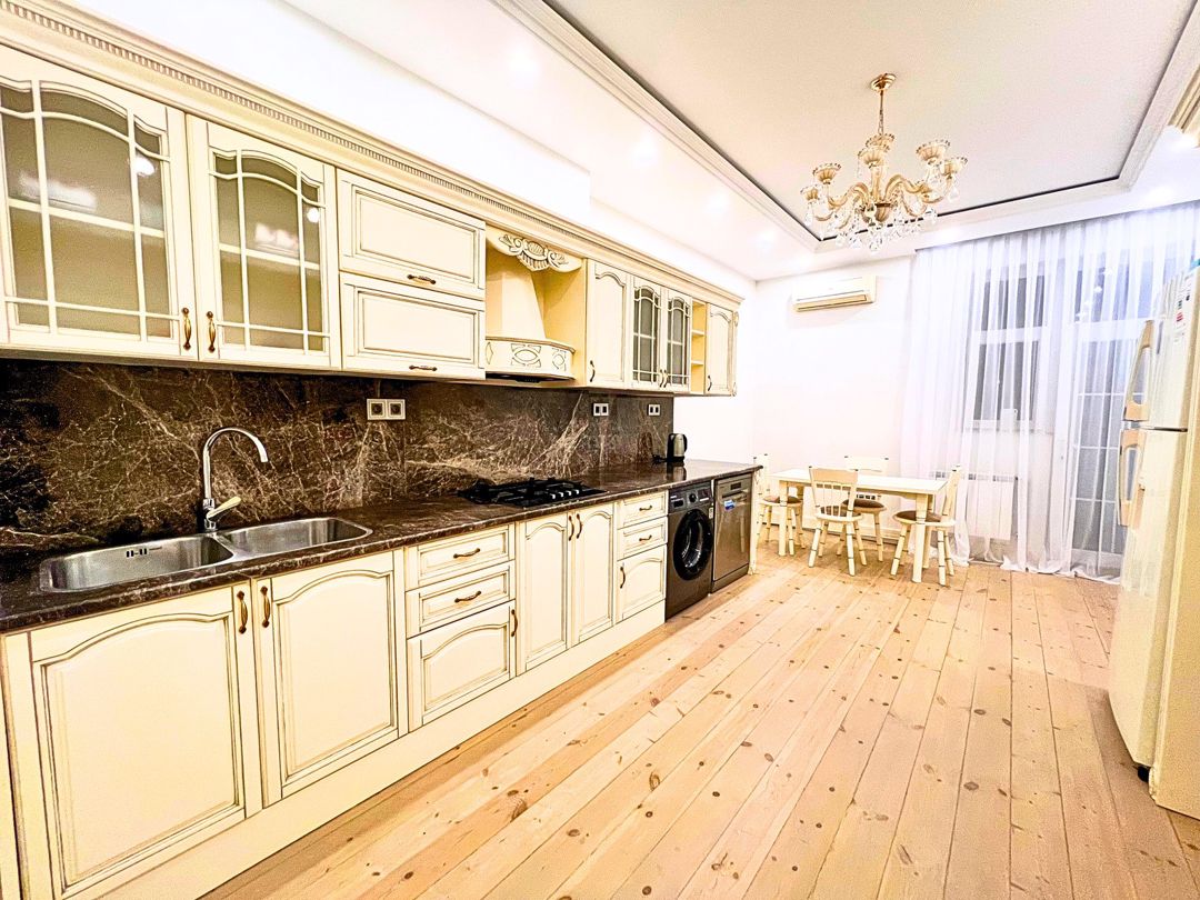 İcarəyə verilir 3 otaqlı yeni tikili 135 m² — Mənzil, Bakı (2)