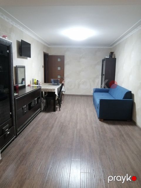 Satılır 4 otaqlı köhnə tikili 100 m²